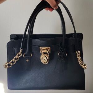 NWOT Michael Kors Hamilton With Gold Chain , Lock Key Blue bag